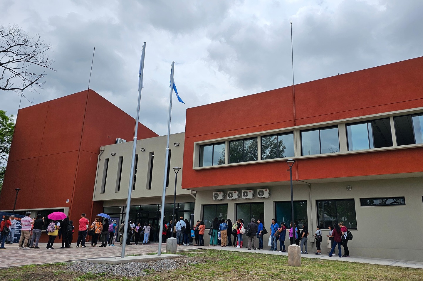Vista exterior del edificio del IES N° 5